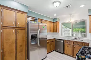 205 Westchester Dr, Victoria, TX 77904 - Photo 12