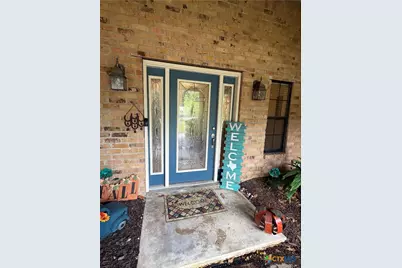 904 Carroll Dr, Yoakum, TX 77995 - Photo 4