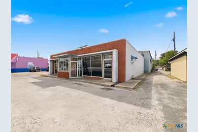 805 E Rio Grande Street, Victoria, TX 77901 - Photo 2