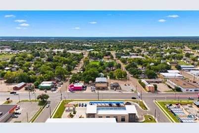 805 E Rio Grande Street, Victoria, TX 77901 - Photo 32