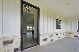152 Creekwood Dr, Gonzales, TX 78629 - Photo 4