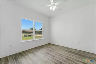 152 Creekwood Dr, Gonzales, TX 78629 - Photo 28
