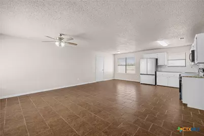 305 Skyview Circle, Troy, TX 76579 - Photo 6