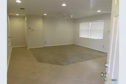 900 Boenig Street, Seguin, TX 78155 - Photo 16