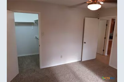 900 Boenig Street, Seguin, TX 78155 - Photo 32