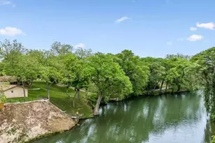 900 Boenig St, Seguin, TX 78155 - Photo 6