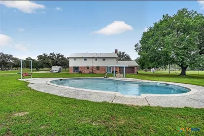 6072 County Road 122, Hallettsville, TX 77964 - Photo 6