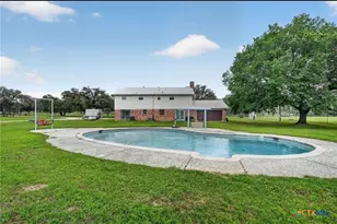 6072 Co Rd 122, Hallettsville, TX 77964 - Photo 6