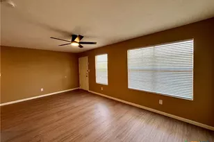 1409 N Bishop St, San Marcos, TX 78666 - Photo 4