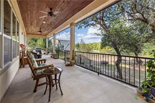 611 Shady Hollow, New Braunfels, TX 78132 - Photo 10