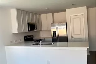 819 Summit Ter, Seguin, TX 78155 - Photo 6