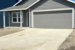 819 Summit Ter, Seguin, TX 78155 - Photo 2