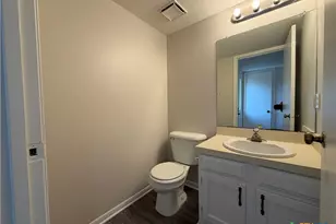 114 Kreekview Dr, Victoria, TX 77904 - Photo 6