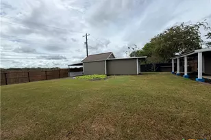 3205 Swan Dr, Victoria, TX 77901 - Photo 12