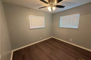 3205 Swan Dr, Victoria, TX 77901 - Photo 6