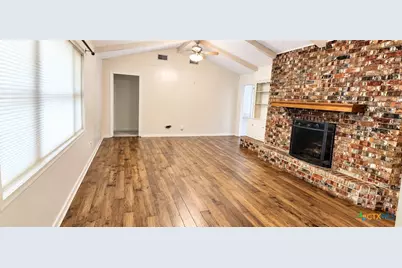 303 Milton Street, Victoria, TX 77901 - Photo 12
