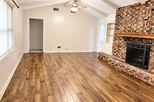 303 Milton St, Victoria, TX 77901 - Photo 12