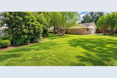 303 Milton Street, Victoria, TX 77901 - Photo 6
