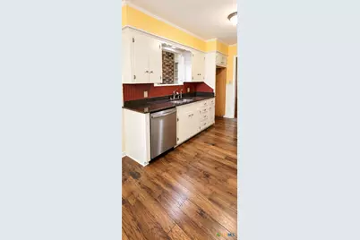 303 Milton Street, Victoria, TX 77901 - Photo 16