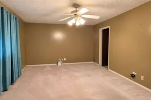 303 Milton St, Victoria, TX 77901 - Photo 36