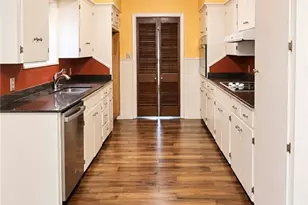 303 Milton St, Victoria, TX 77901 - Photo 18