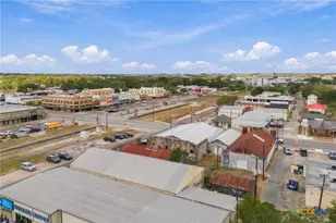 512 N Ave F, Shiner, TX 77984 - Photo 46