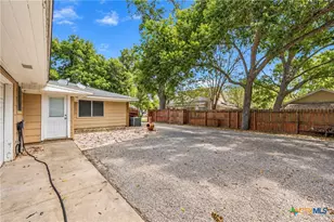 512 N Ave F, Shiner, TX 77984 - Photo 34