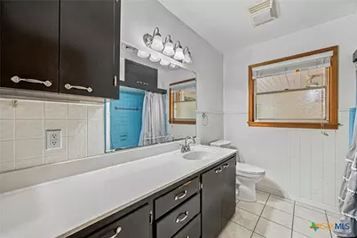 512 N Avenue F, Shiner, TX 77984 - Photo 20