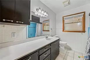 512 N Ave F, Shiner, TX 77984 - Photo 20