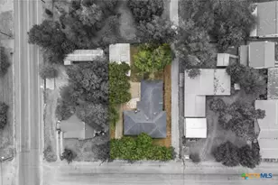 512 N Ave F, Shiner, TX 77984 - Photo 1
