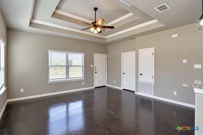 911 E Seideman Street, Seguin, TX 78155 - Photo 4