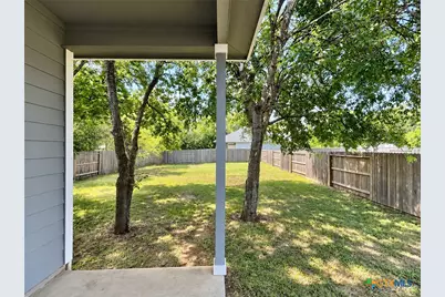911 E Seideman Street, Seguin, TX 78155 - Photo 16