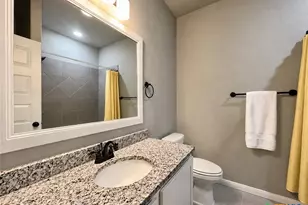 911 E Seideman St, Seguin, TX 78155 - Photo 10