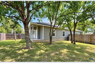 911 E Seideman Street, Seguin, TX 78155 - Photo 18