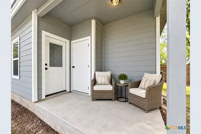911 E Seideman Street, Seguin, TX 78155 - Photo 14