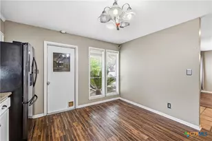 112 Laguna Dr, Victoria, TX 77904 - Photo 8