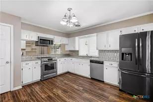 112 Laguna Dr, Victoria, TX 77904 - Photo 6