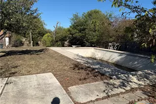 318 S 29th St, Temple, TX 76504 - Photo 6