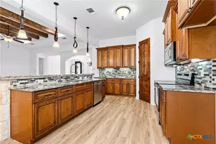 1010 Woodland Bend Cir, Salado, TX 76571 - Photo 16
