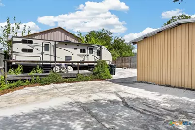 295 N Krueger Avenue, New Braunfels, TX 78130 - Photo 12