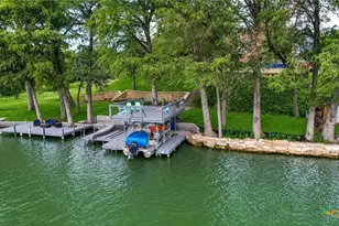 450 3 Oaks Road, Seguin, TX 78155 - Photo 2