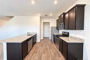 3985 Prairie Crk, New Braunfels, TX 78132 - Photo 10