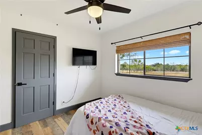 555 Fm 477, Seguin, TX 78155 - Photo 26