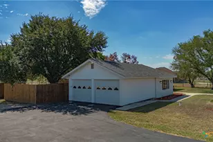 555 Fm 477, Seguin, TX 78155 - Photo 40