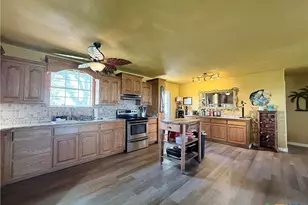 450 W Kruse Ave, Port Lavaca, TX 77979 - Photo 16