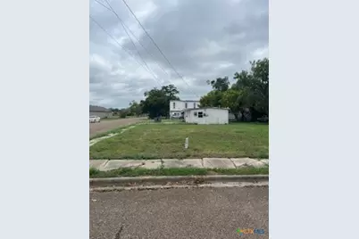 1015 Ash Street, Victoria, TX 77901 - Photo 2