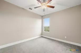 605 Creekside Cmn, New Braunfels, TX 78130 - Photo 32