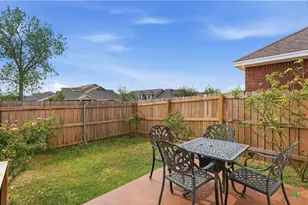 2022 Cotton Blvd, New Braunfels, TX 78130 - Photo 32