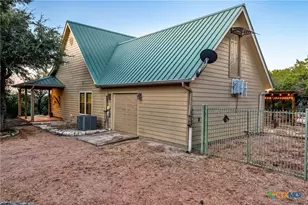 1761 Cottonwood Rd, Fischer, TX 78623 - Photo 40