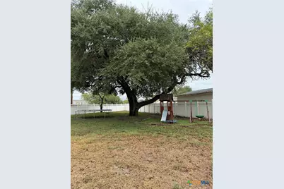 302 3rd St, Cuero, TX 77954 - Photo 6